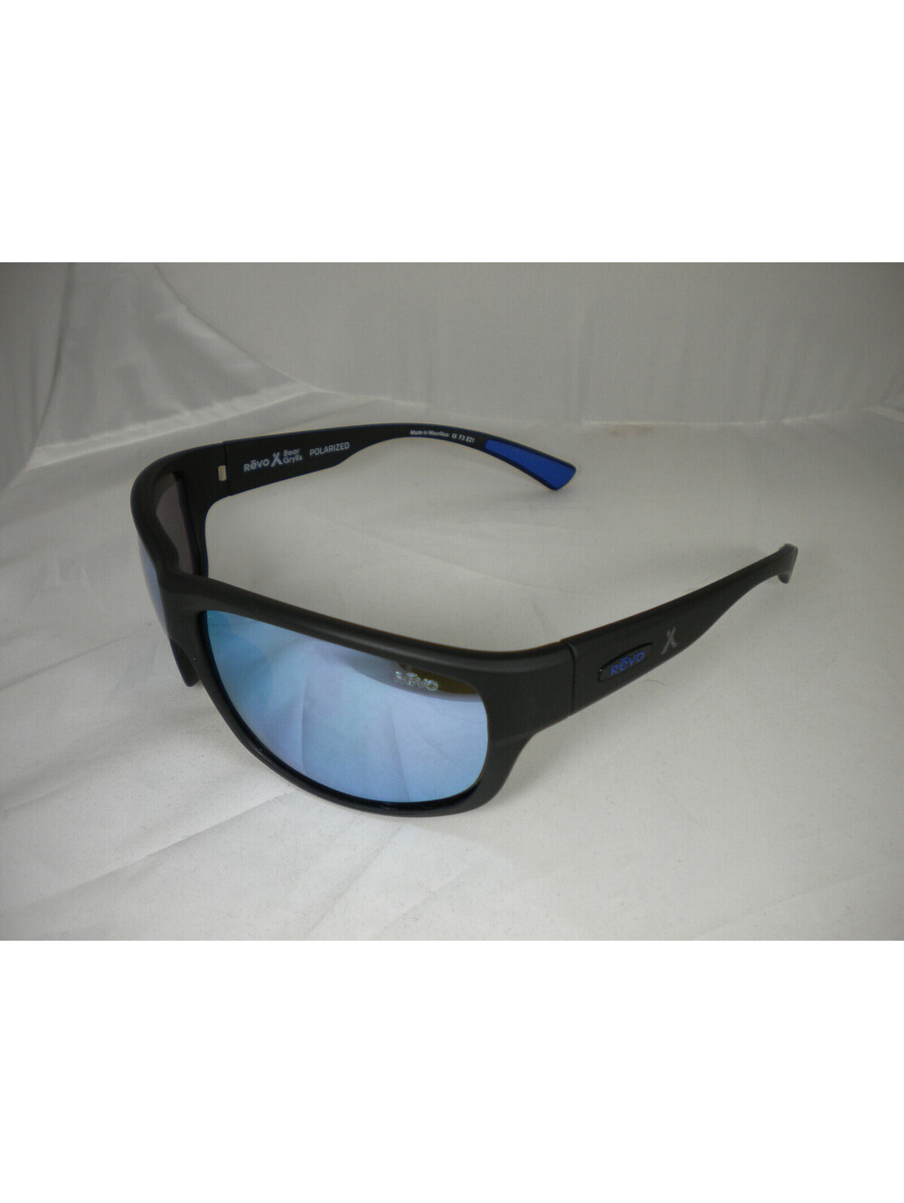 Revo Men's Sunglasses Caper Matte Black Blue
